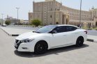 Blanco Nissan Maxima 2017 for rent in Dubai 4